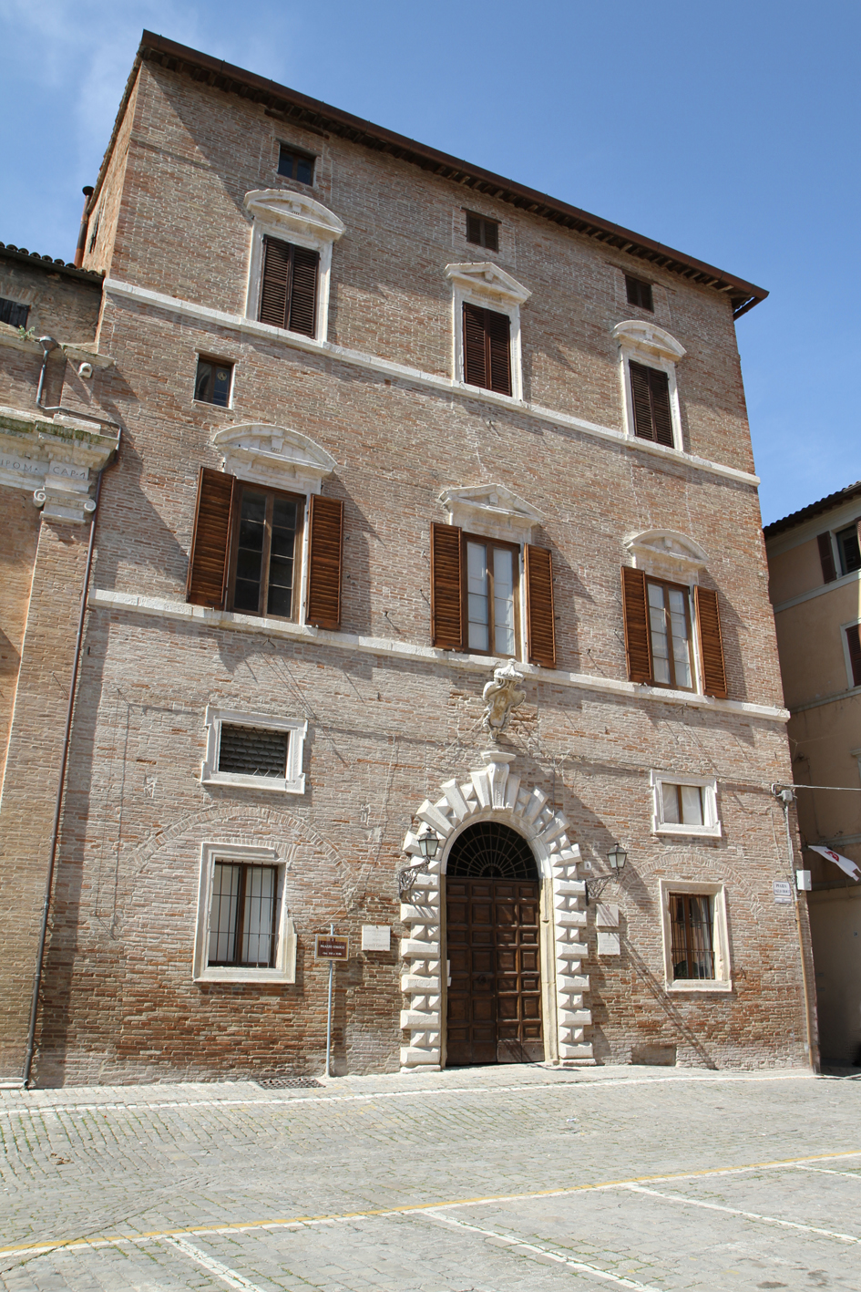 Facciata di Palazzo Colocci